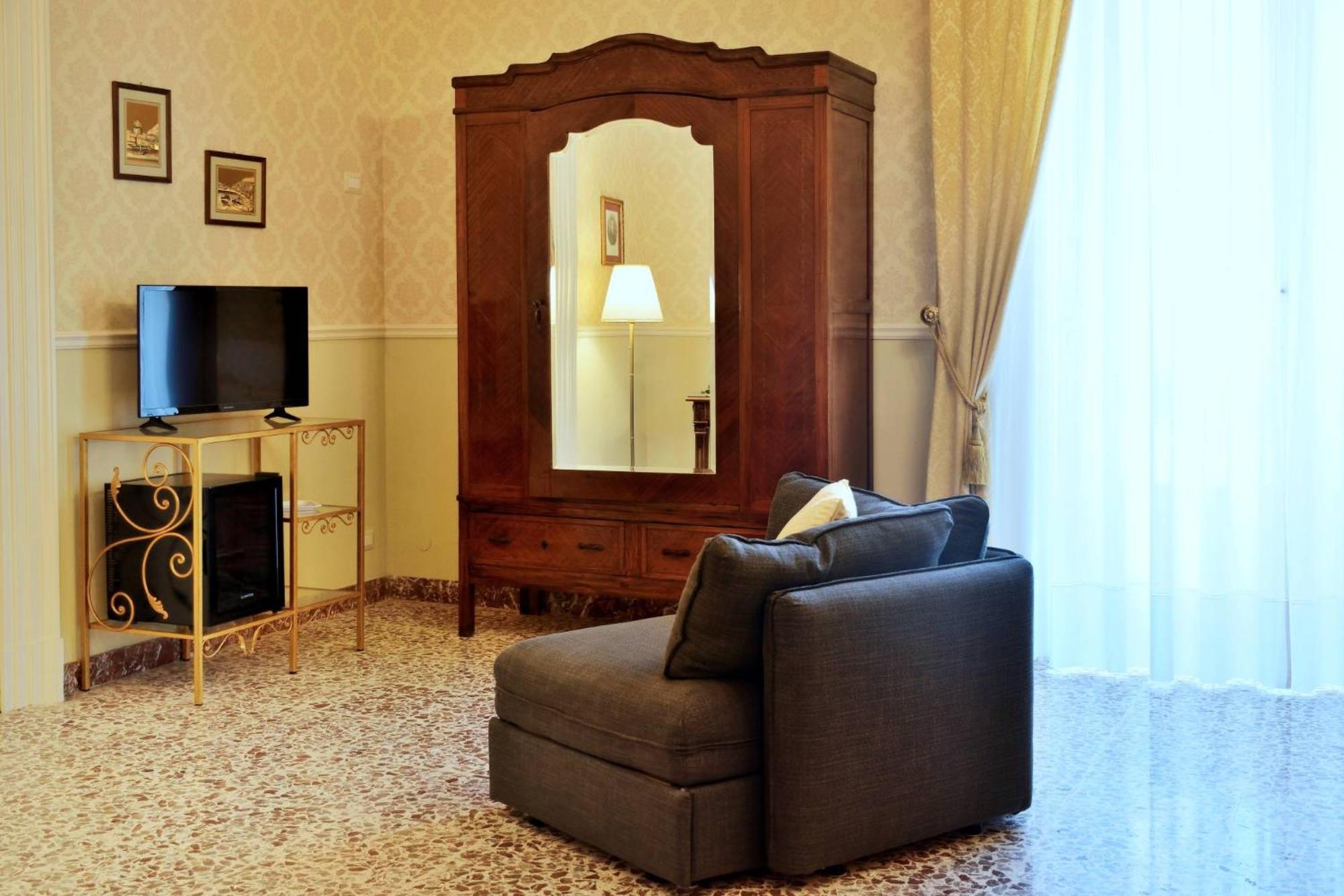 Bellini Inn Deluxe Katanya Dış mekan fotoğraf